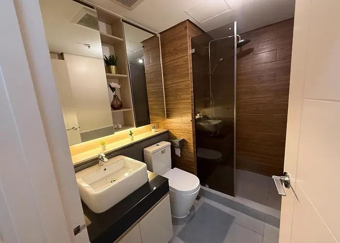 2br Near Bay Moa L Airport With Free Use Of Pool L 4 Ppl *