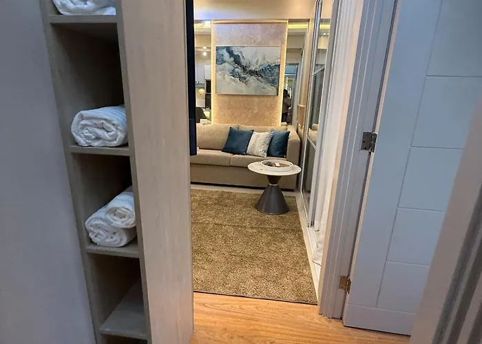 Apartment 2br Near Bay Moa L Airport With Free Use Of Pool L 4 Ppl