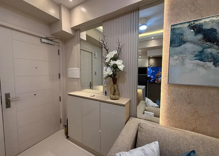 2br Near Bay Moa L Airport With Free Use Of Pool L 4 Ppl *